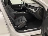 Volvo XC60 B5 AWD DARK PLUS AUT CZ - náhled 23