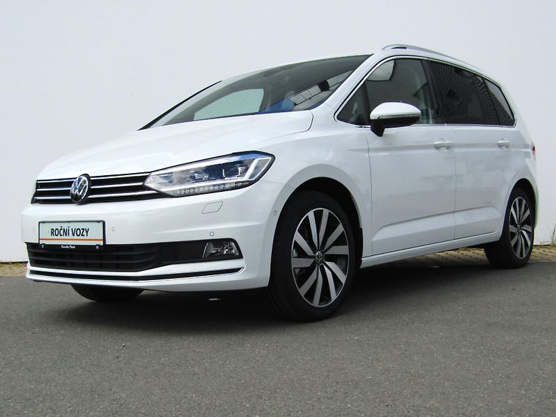 Volkswagen Touran Highline 1,5 TSI 110KW DSG - fotka 6 z 30