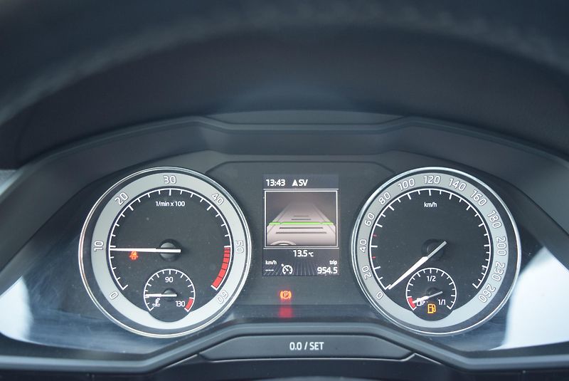 Škoda Superb (2017) 2.0TDI 110kw 4x4 L&K PAN TAŽNÉ - fotka 36 z 50