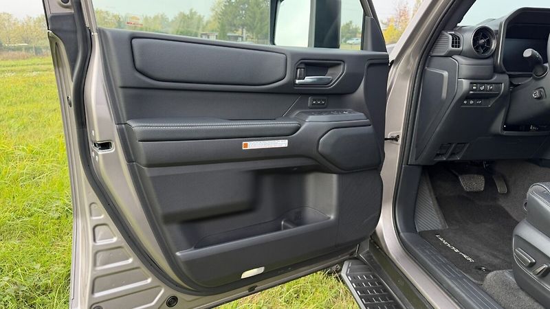 Toyota Land Cruiser 2.8L MHEV 8AT 4X4 Executive Sk - fotka 18 z 30