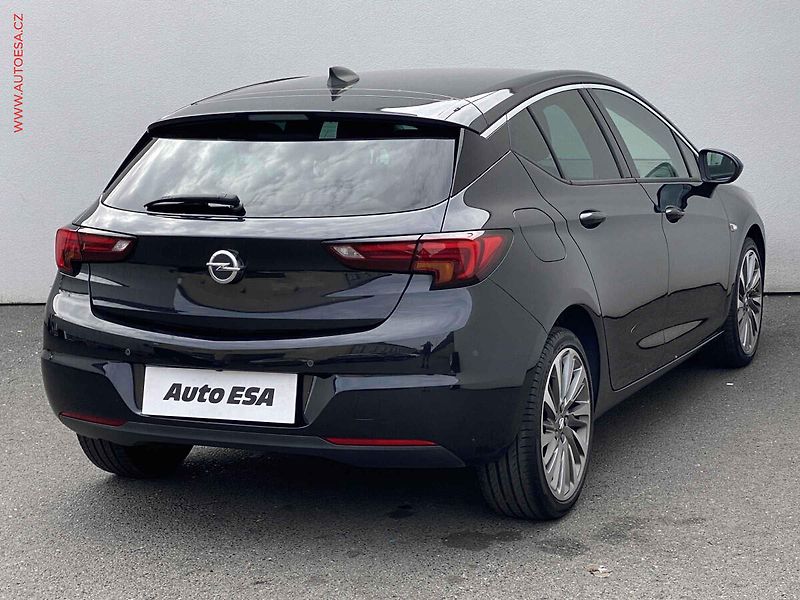 Opel Astra (2015) 1.4 SiDi, Innovation, LED, - fotka 4 z 19