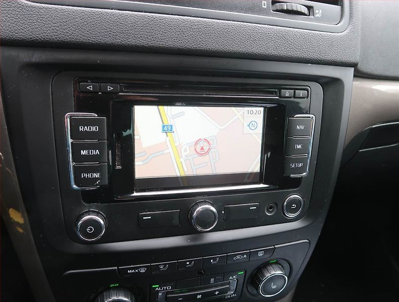 Škoda Yeti (2014) Elegance 2.0 TDI, 4X4 - fotka 17 z 25