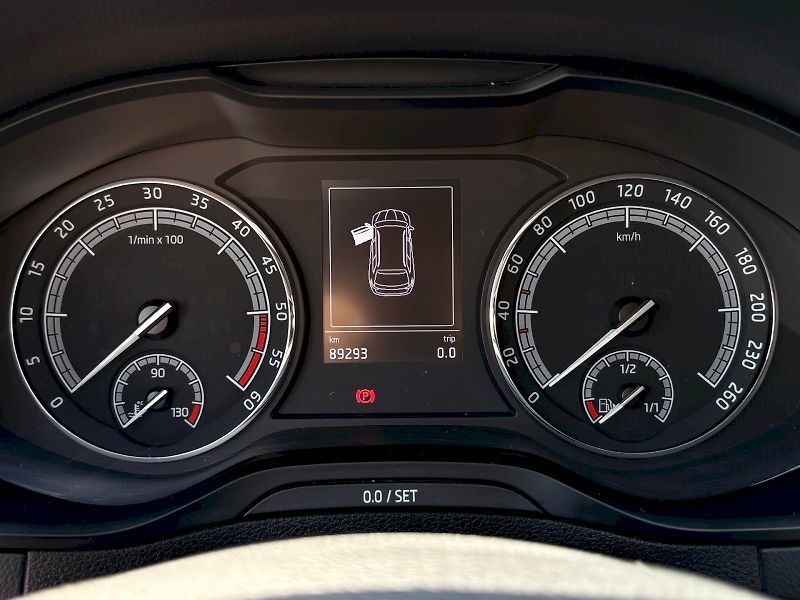 Škoda Karoq (2019) 1.6 TDI / 85kW / AMBITION - fotka 20 z 32