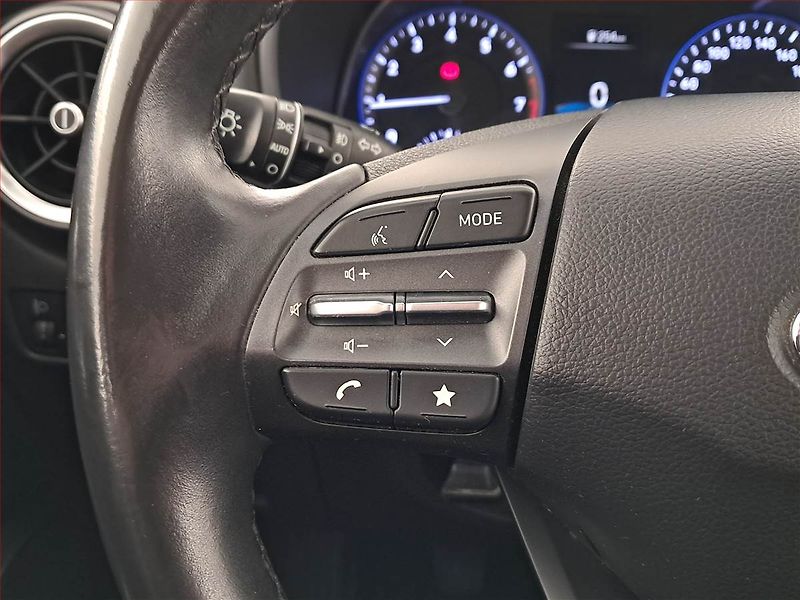 Hyundai Kona (2021) 1.0 T-GDI, Serv.kniha - fotka 16 z 19