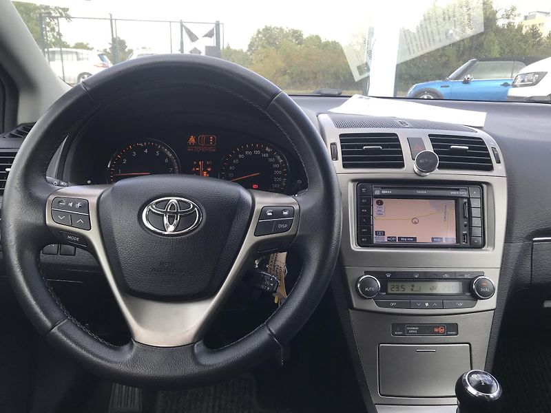 Toyota Avensis 1.8 í 108 KW,KOMBI,KLIMA... - fotka 13 z 18