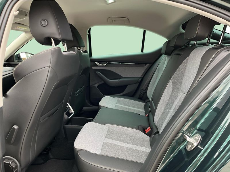Škoda Octavia 1.5 TSI 110kW TOP SELECTION - fotka 12 z 28