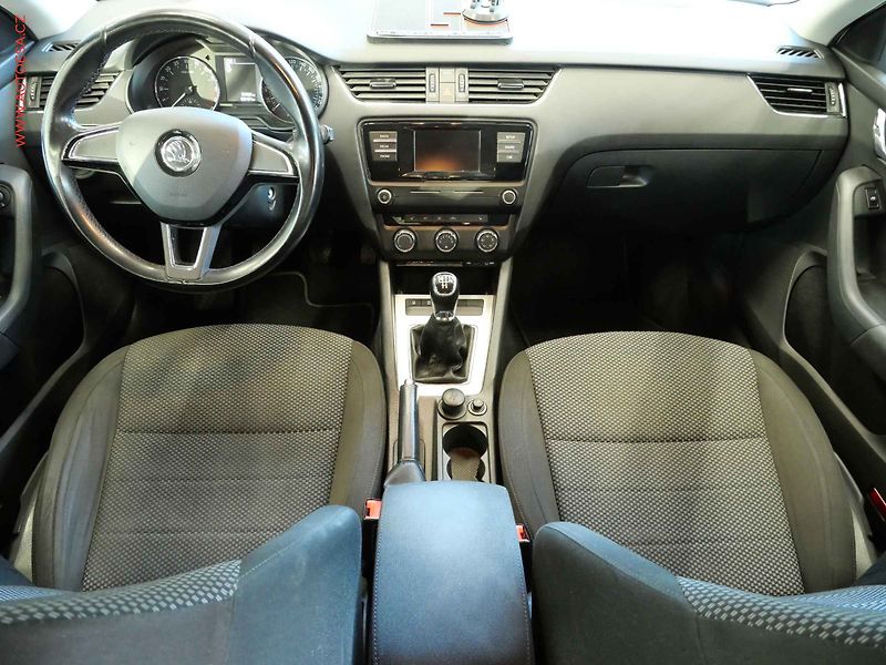 Škoda Octavia (2016) 1.6 TDI, ČR, servis.kniha, AC - fotka 8 z 19
