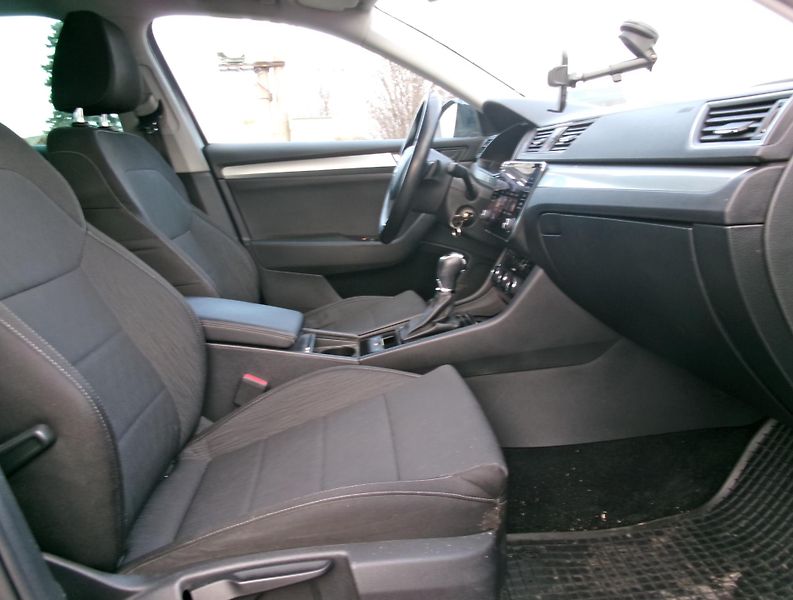 Škoda Superb 2.0 TDI NAVI AUTOKLIMA  - fotka 33 z 35