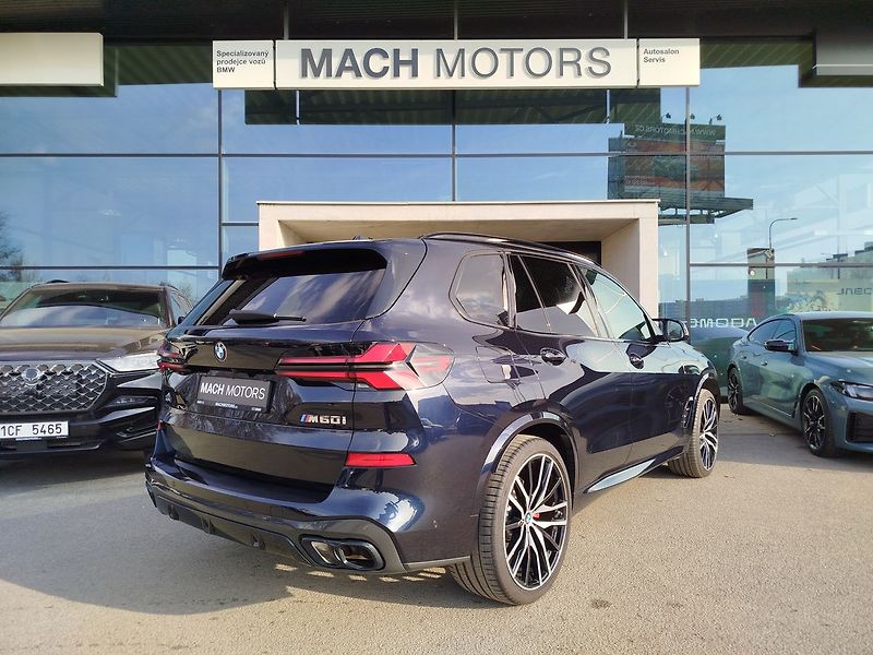 BMW X5 M60i - fotka 7 z 29