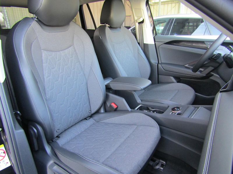 Volkswagen Tiguan (2025) People 1,5 eTSI 110 kW mHEV - fotka 22 z 30