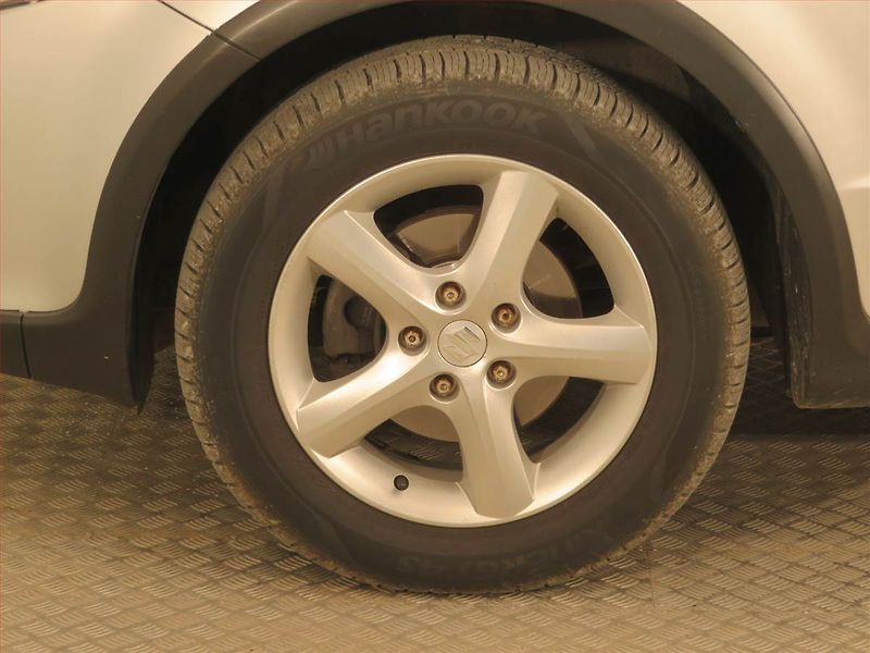 Suzuki SX4 (2007) 1.9 DDiS, 4X4, Serv.kniha - fotka 14 z 16