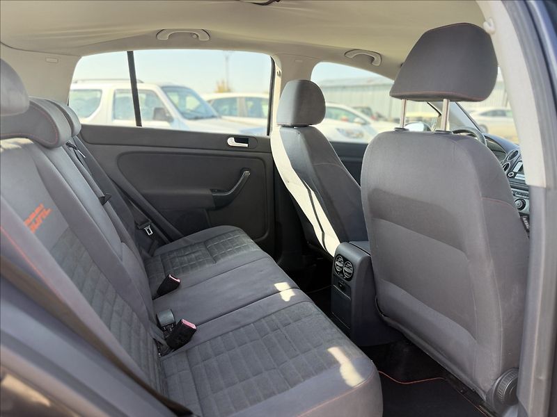 Volkswagen Golf Plus 1,9 TDI GOAL DIGIKLIMA 6KVALT - fotka 15 z 18