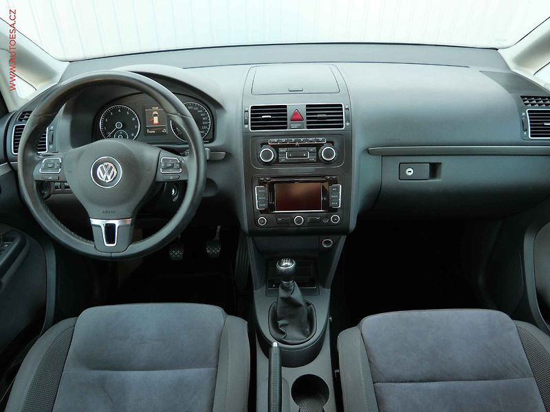 Volkswagen Touran (2010) 1.4TSi, 2.maj,ČR, AC, xenon - fotka 8 z 21