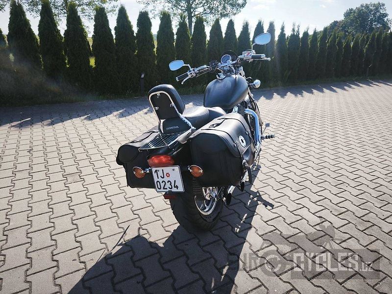 Honda VT 1100 C Shadow (2001) - fotka 5 z 11