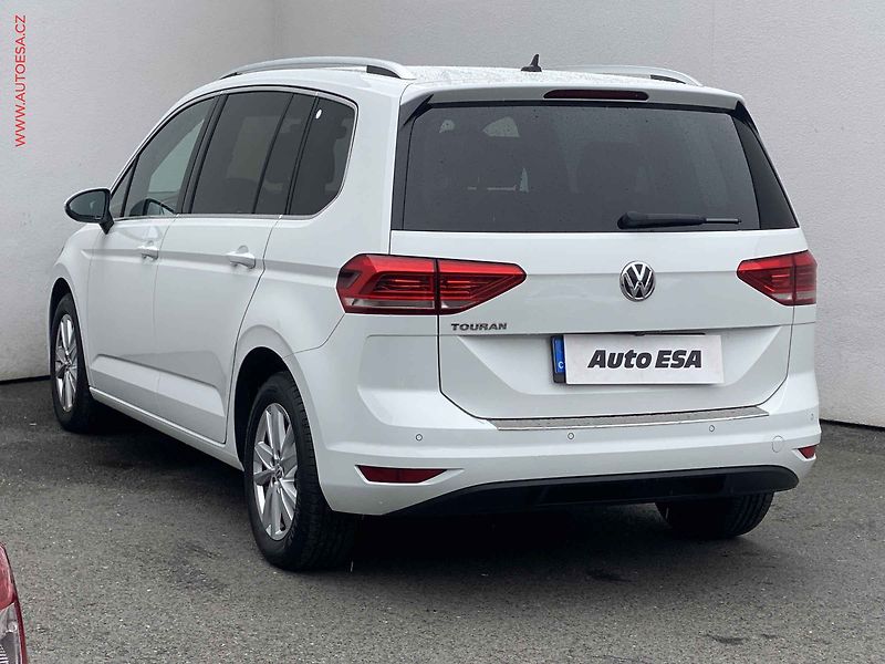 Volkswagen Touran (2020) 1.5 TSi, ČR, LED, park. - fotka 6 z 17