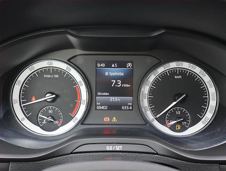 Škoda Karoq (2018) Style 1.5 TSI, Navi, Tempomat - fotka 11 z 16