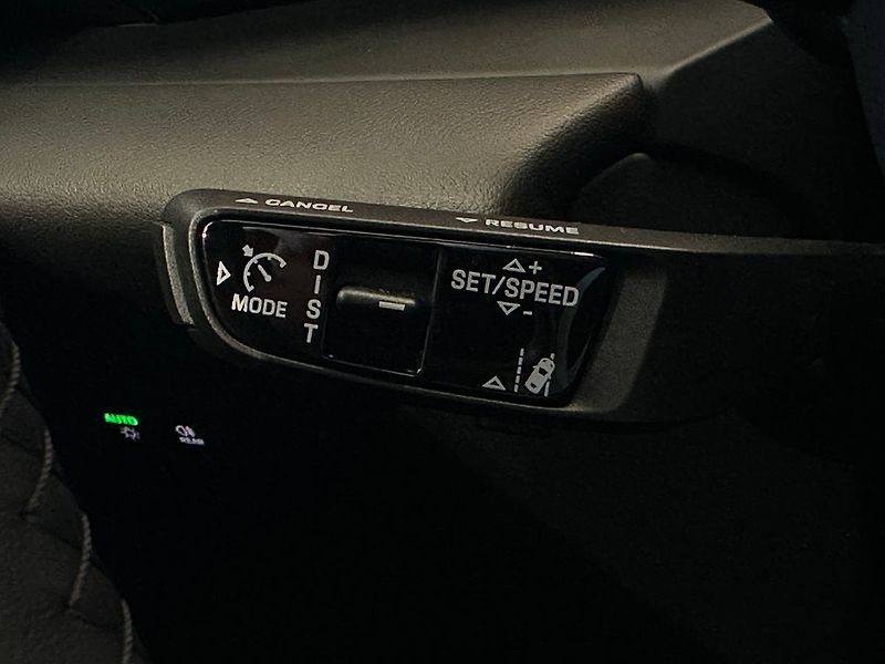 Porsche Macan 4, DriveAssist, Chrono, Masáž - fotka 22 z 37