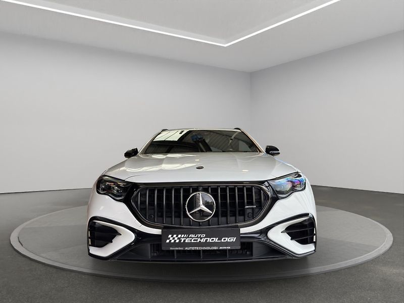 Mercedes-Benz Třídy E (2025) Mercedes-AMG E 53 HYBRID 4MATI - fotka 2 z 25