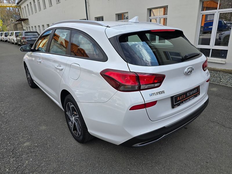Hyundai i30 1.5i COMFORT LED KAMERA NAVI - fotka 5 z 41