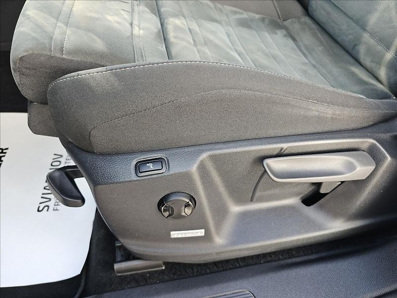 Volkswagen Touran 1,4 TSi 110KW Highline Panoram - fotka 15 z 52