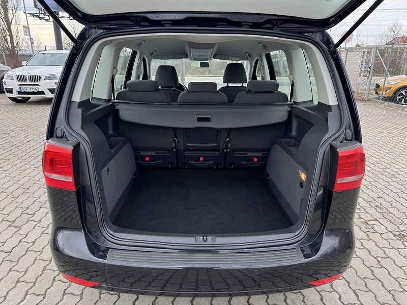 Volkswagen Touran 1.6 TDI 77 kW servisní knížka - fotka 9 z 20