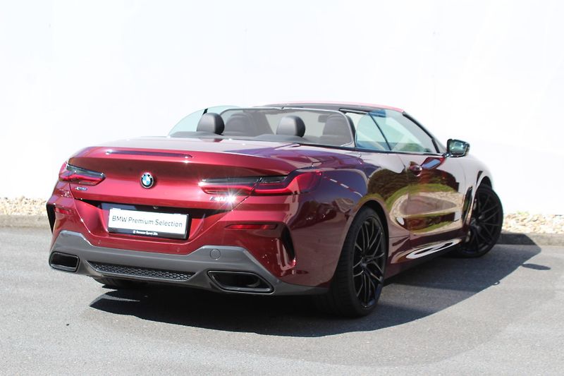 BMW Řada 8 840i xDrive Convertible - fotka 2 z 27