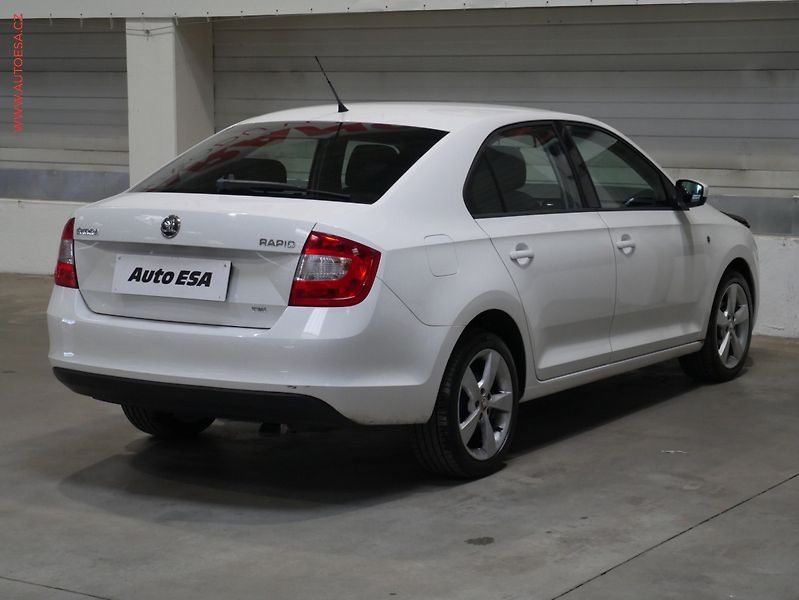 Škoda Rapid (2013) 1.2 TSi, ČR, AC - fotka 4 z 15
