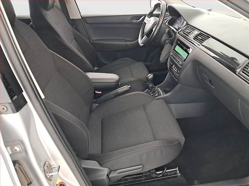 Škoda Rapid (2014) Spaceback 1.2 TSI, Serv.kniha - fotka 9 z 16