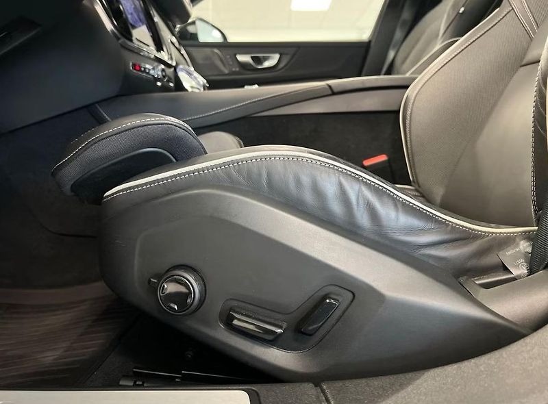 Volvo S60 Recharge T6 AWD 360k Taž Pano - fotka 10 z 26