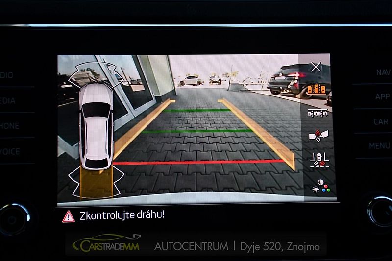 Škoda Superb 2,0TDI SPORTLINE 147KW DSG 4x4 - fotka 45 z 56
