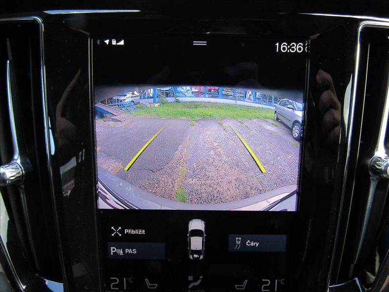 Volvo S60 2,0 B5 184kW AWD R-Design - fotka 21 z 34