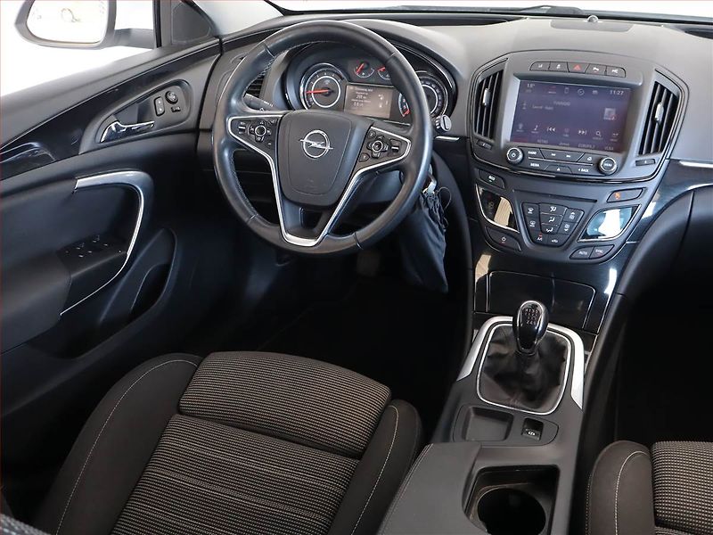 Peugeot 2008 (2021) Allure 1.2 PureTech, Automat - fotka 7 z 23