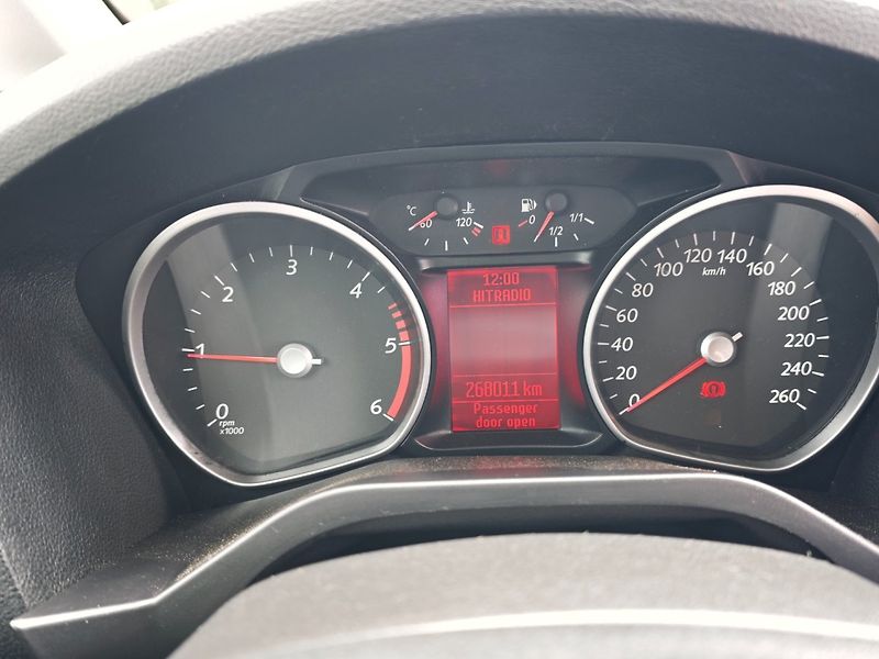 Ford Galaxy (2006) 2,0 TDCi 103 Kw Ghia 7 míst - fotka 24 z 29