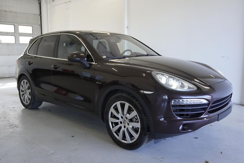 Porsche Cayenne 4,2 TDI V8 4WD AUT. - fotka 3 z 31