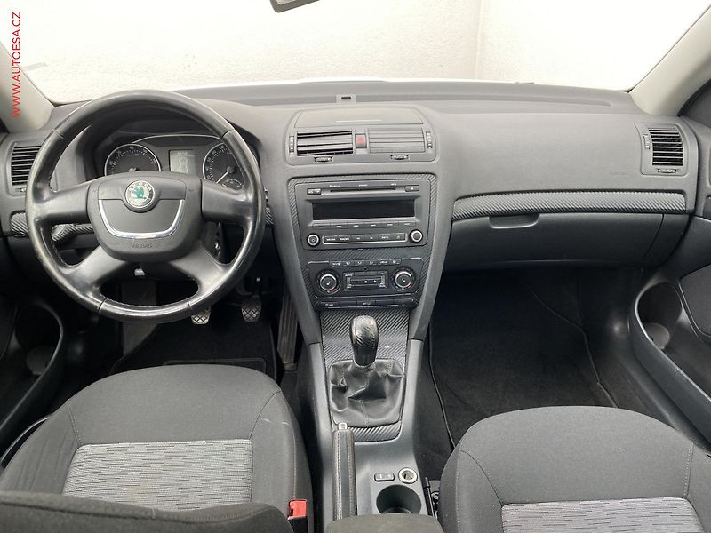 Škoda Octavia (2010) 1.4TSi, Ambiente - fotka 8 z 16