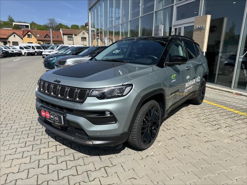 Jeep Compass 1,5 130k Upland  e-Hybrid - fotka 3 z 14