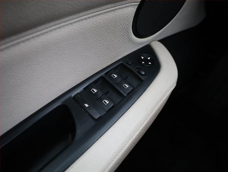 BMW X5 (2011) xDrive30d, 4X4, Automat, Kůže - fotka 16 z 18