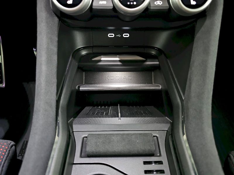 Škoda Kodiaq (2025) RS 2.0TSi 195kW 4X4 WEBASTO TA - fotka 22 z 35