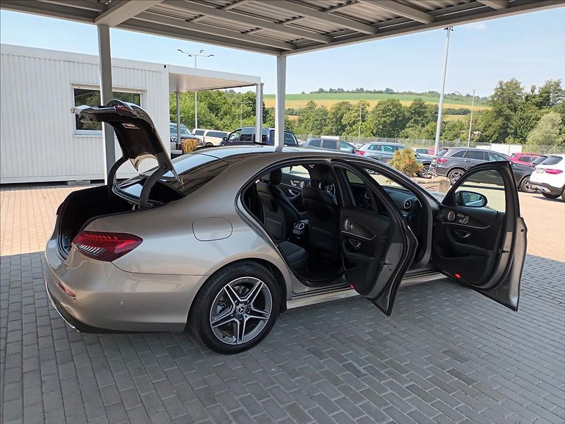 Mercedes-Benz Třídy E 2,0 220d,AMG,4MATIC,PANO,9G - fotka 9 z 33
