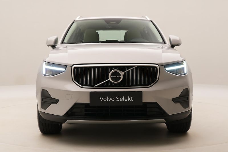 Volvo XC40 B4 AWD BRIGHT PLUS 1.MAJ,CZ - fotka 16 z 48