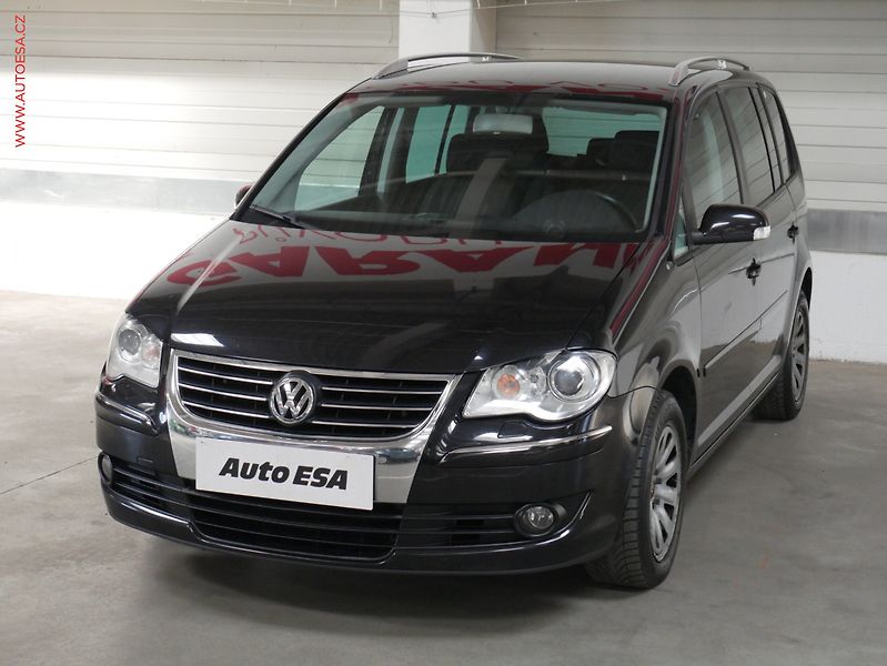 Volkswagen Touran (2007) 2.0 TDi, Bixen, výhřev sed - fotka 3 z 18