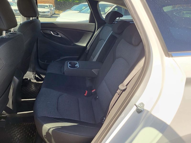 Hyundai i30 1.5 T-GDI 118kW SMART SW *ČR - fotka 8 z 48