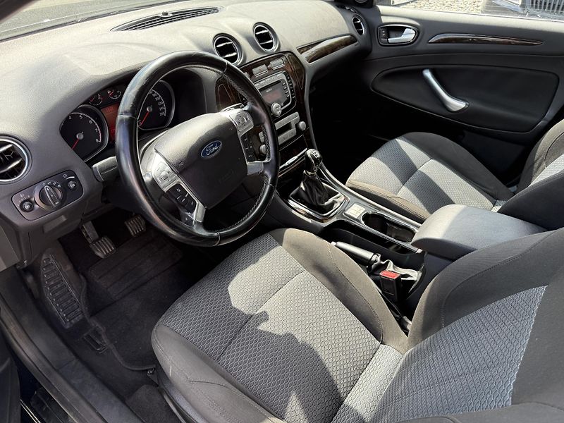 Ford Mondeo 2.0i 107 KW ALU. - fotka 9 z 13