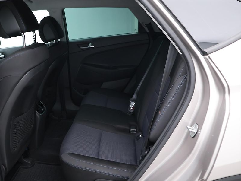 Hyundai Tucson 1,7 CRDi 85kW CZ Czech Edition - fotka 14 z 32