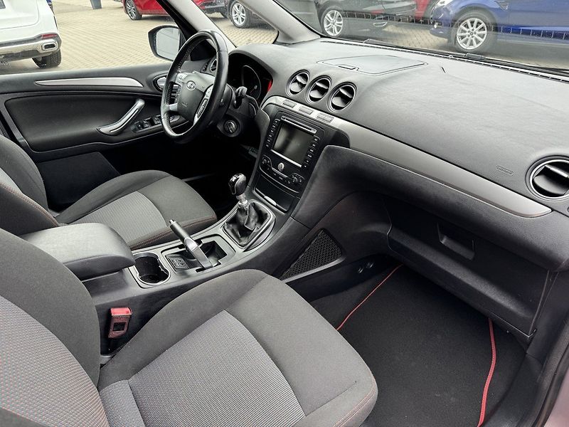 Ford Galaxy (2013) 2.0TDCi Navi Digi Klima - fotka 13 z 46