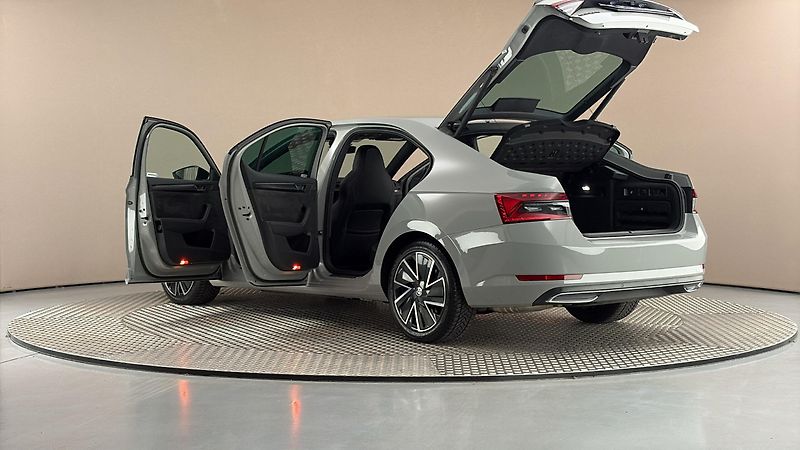 Škoda Superb 2.0 TDI DSG 4x4 Sportline - fotka 7 z 29