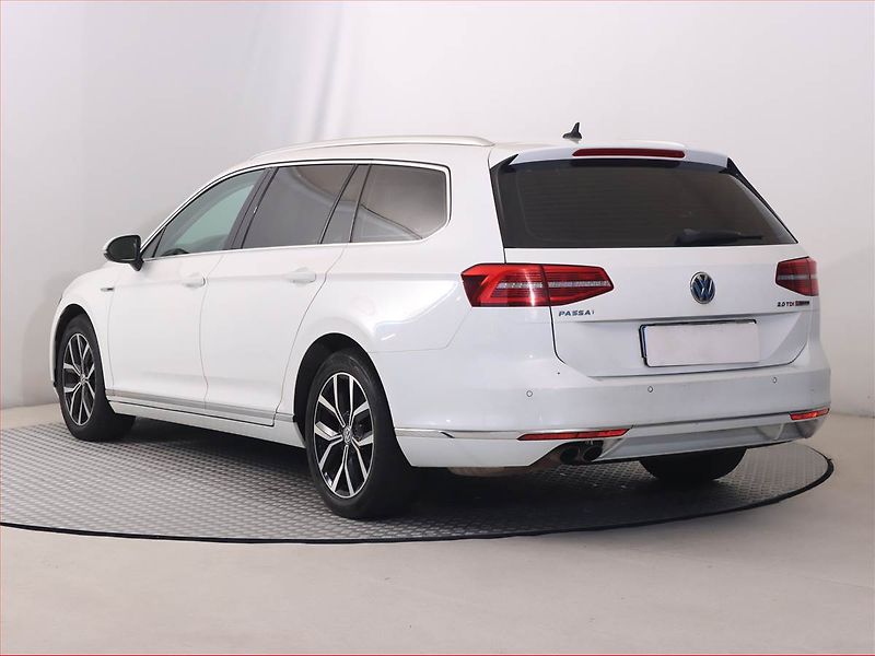 Volkswagen Passat (2016) 2.0 TDI, 4X4, Automat, Kůže - fotka 4 z 22