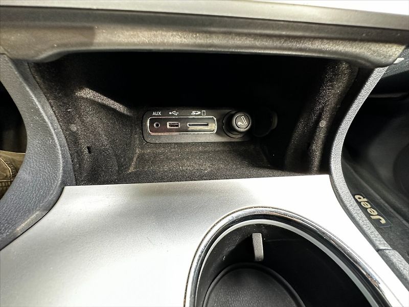 Jeep Grand Cherokee 3,0 184kW Overland 4x4 - fotka 41 z 45
