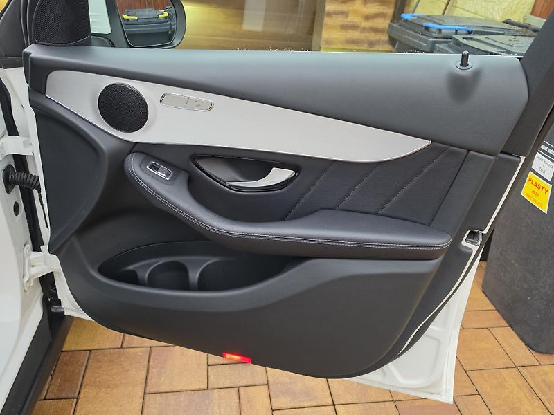 Mercedes-Benz GLC 350CDi 190kW 4MATIC*PANORAMA* - fotka 41 z 53