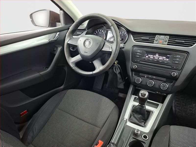 Škoda Octavia (2014) 1.6 TDI - fotka 7 z 14